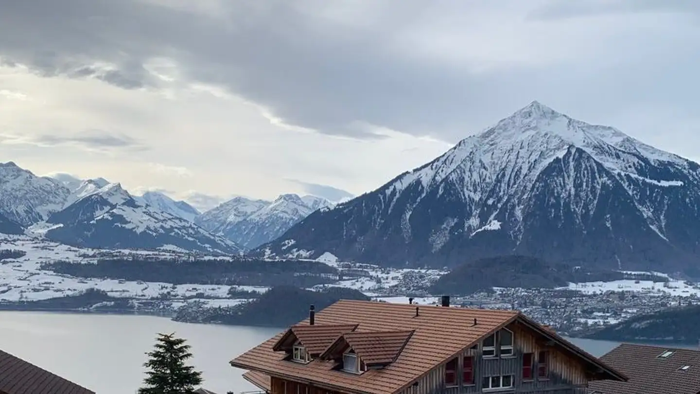 Attic flat for rent - Dorfstrasse 1, 3655 Sigriswil - Photo 4