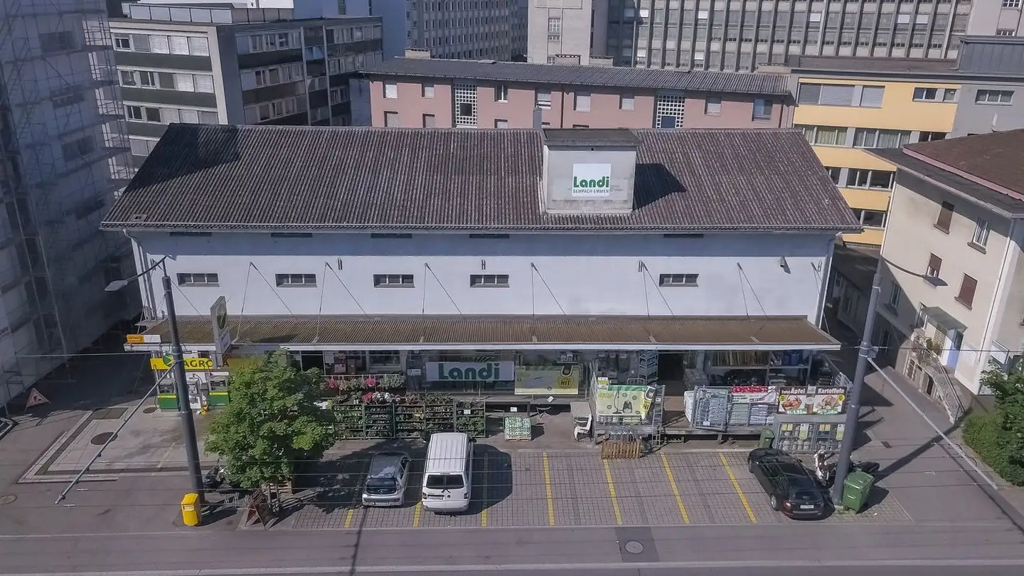 Parkplatz im Freien mieten - Bahnhofstrasse 15, 6020 Emmenbrücke