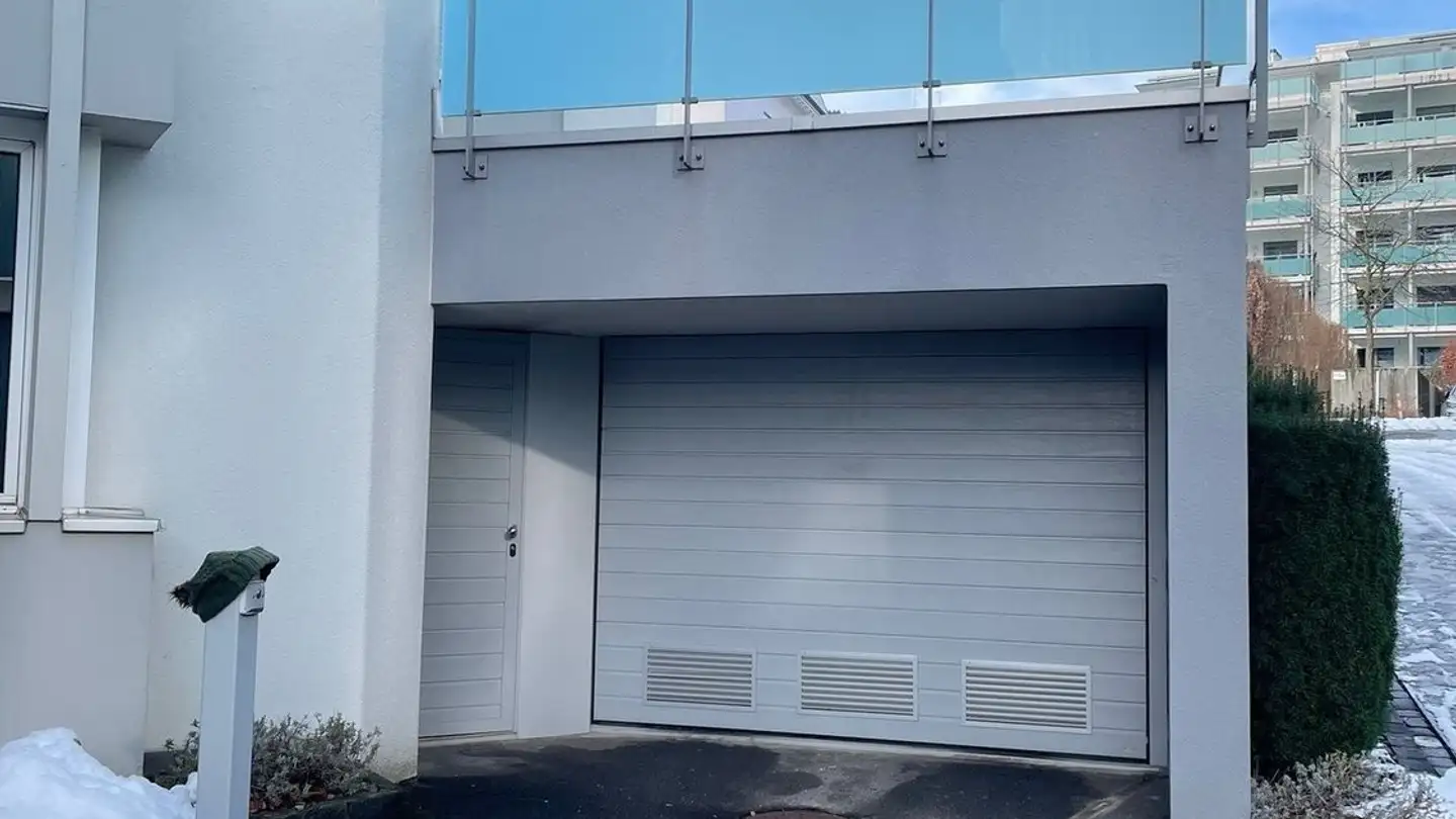 Place de parking extérieure à louer - Seestrasse 53, 6052 Hergiswil NW