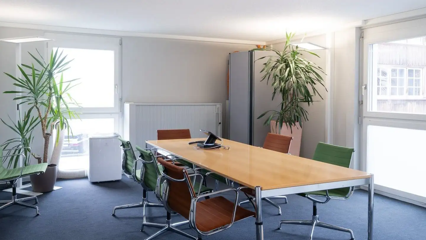 Bürofläche mieten - Bahnhofstrasse 2, 3800 Unterseen - Foto 2