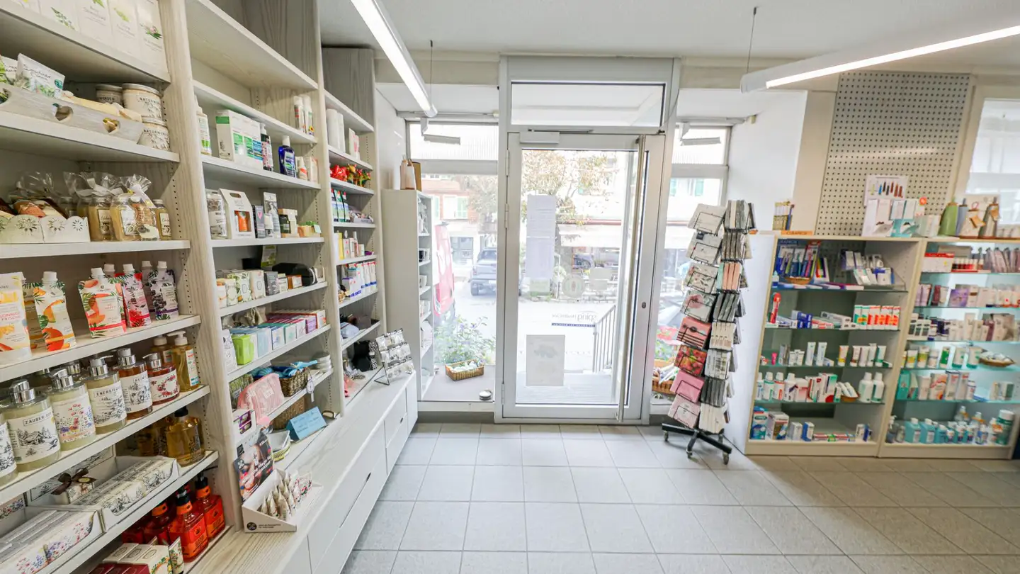 Mischgenutztes Gebäude kaufen - Montreuxstrasse, 3770 Zweisimmen - Foto 3