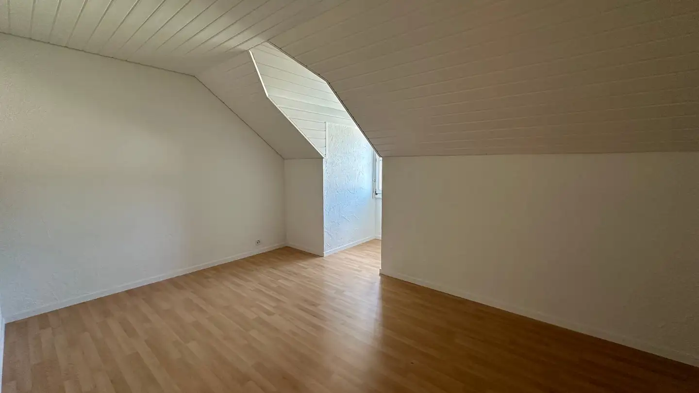 Dachgeschosswohnung mieten - Reckholderstrasse 46, 4222 Zwingen - Foto 4