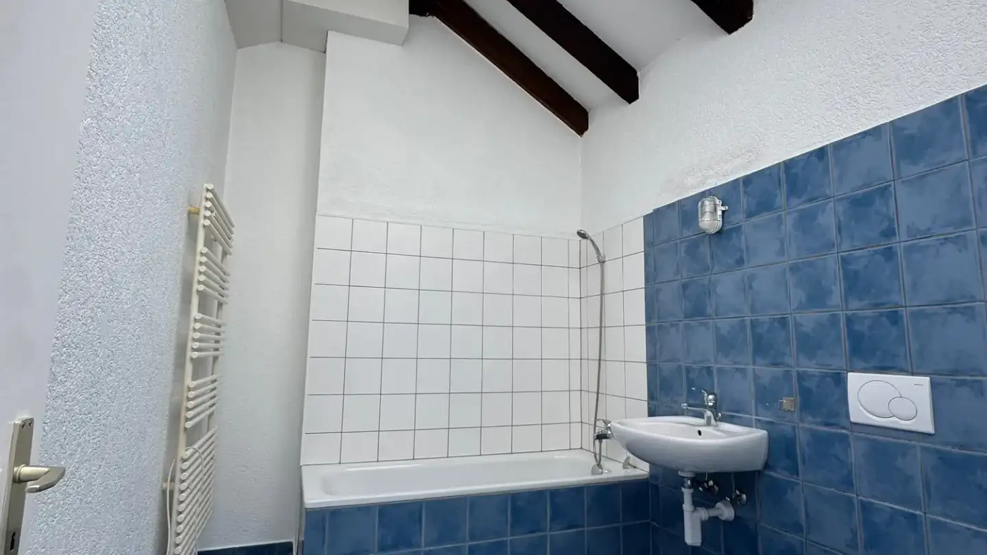 Dachgeschosswohnung mieten - Rue Du Seyon, 2000 Neuchâtel - Foto 3