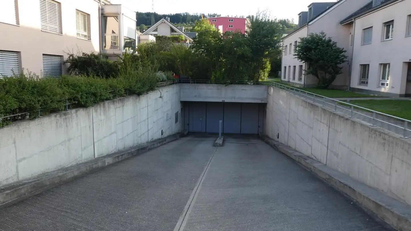 Place de parking souterraine à louer - Brühlstrasse, 4415 Lausen