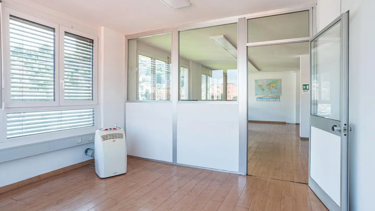 Commercial à louer - 6830 Chiasso - Photo 3