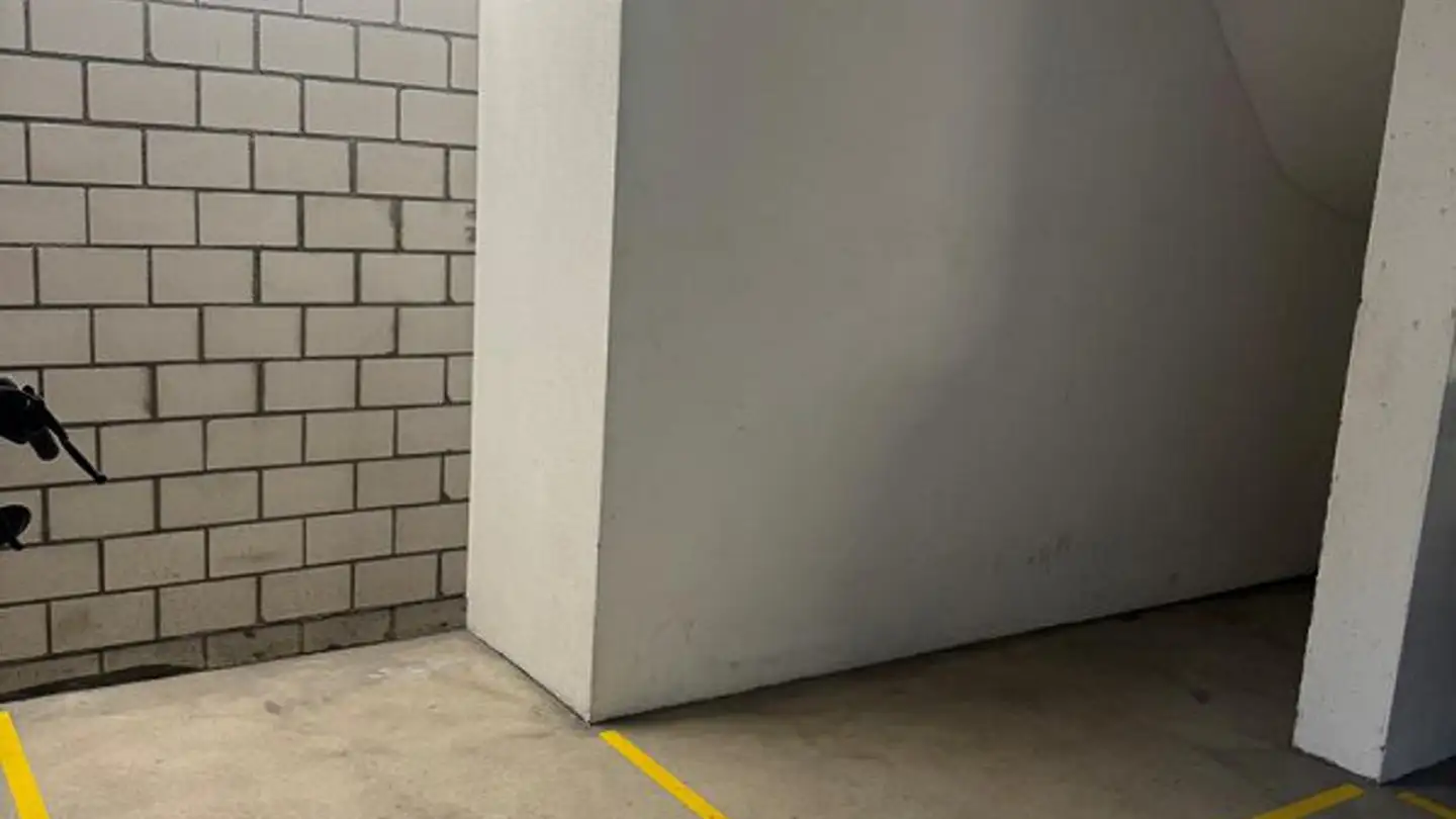 Indoor motorbike parking space for rent - Glärnischstrasse, 5432 Neuenhof