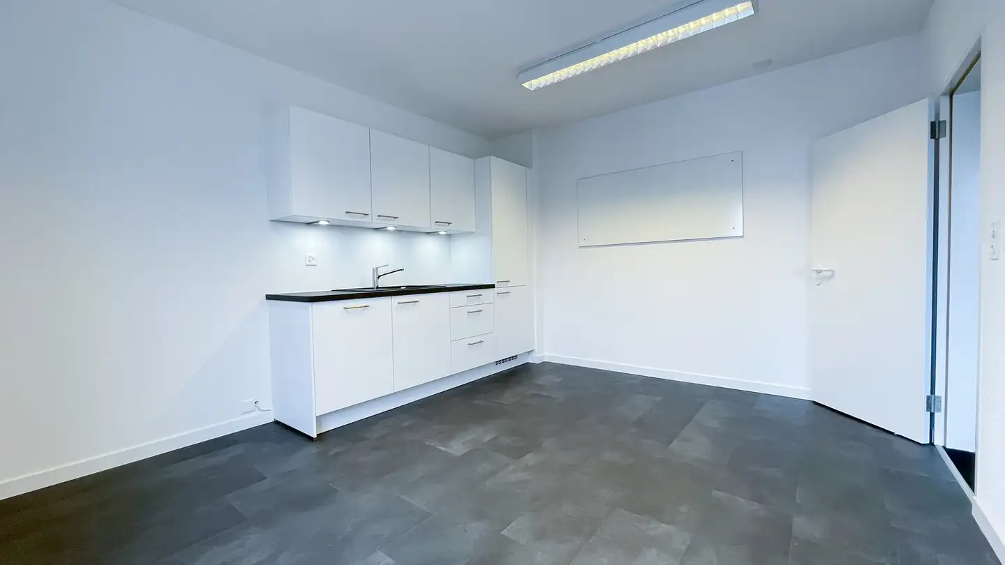 Spazio ufficio in affitto - Schlosserstrasse 4, 8180 Bülach - Foto 4