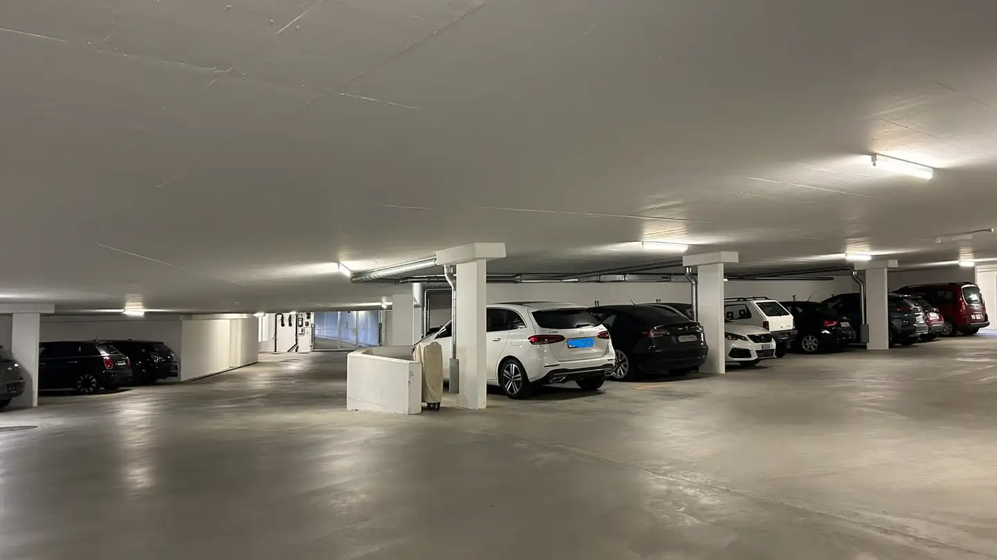 Tiefgaragenstellplatz mieten - Stationsstrasse 28, 3626 Hünibach