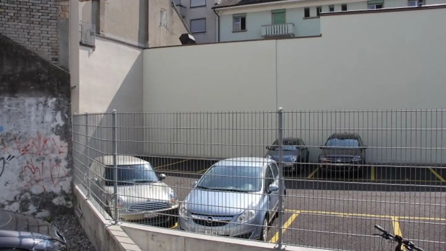 Outdoor parking space for rent - Rue De La Gare / Bahnhofstrasse 38, 2502 Biel/Bienne - Photo 2