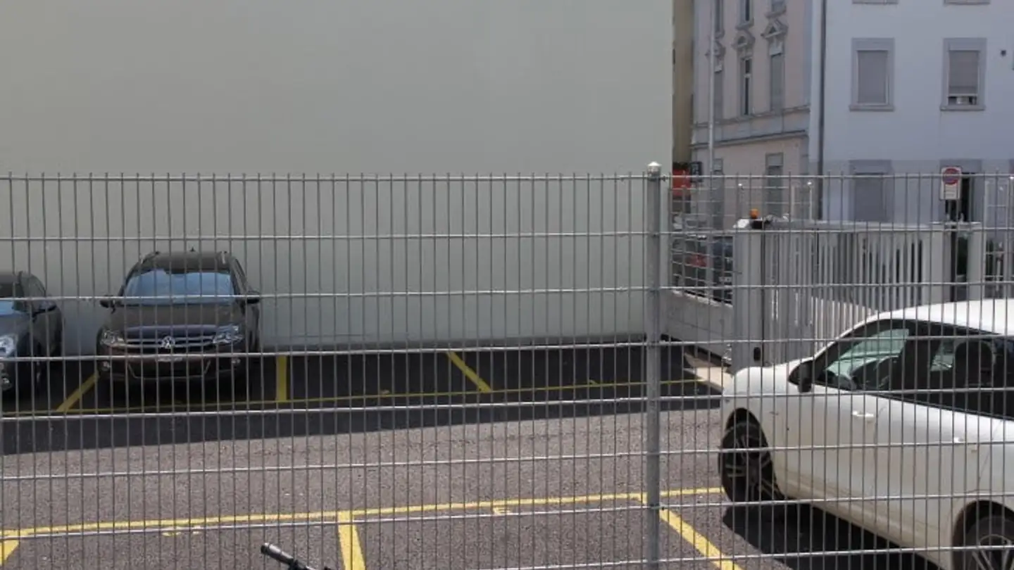 Outdoor parking space for rent - Rue De La Gare / Bahnhofstrasse 38, 2502 Biel/Bienne - Photo 3