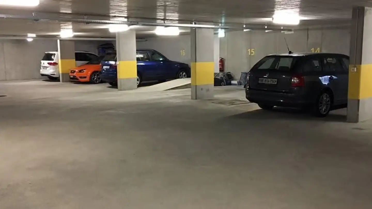 Parcheggio sotterraneo in affitto - Stiglimattstrasse, 3250 Lyss - Foto 3