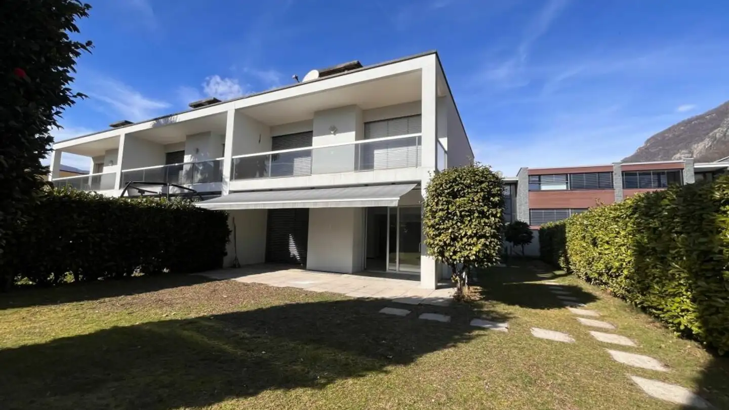 Row house for rent - Via Casa Del Frate 48, 6616 Losone