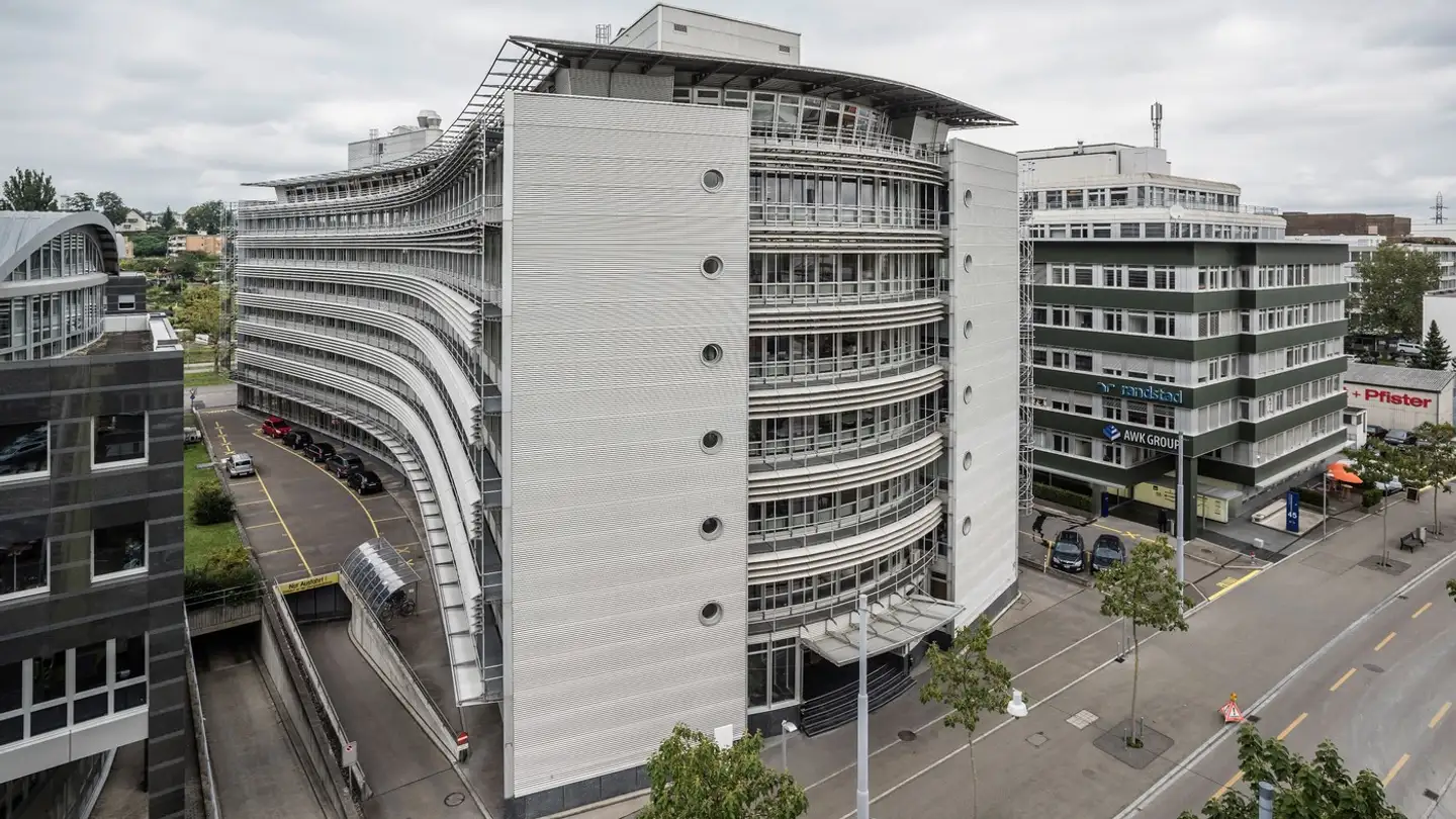 Tiefgaragenstellplatz mieten - Thurgauerstrasse 56, 8050 Zürich