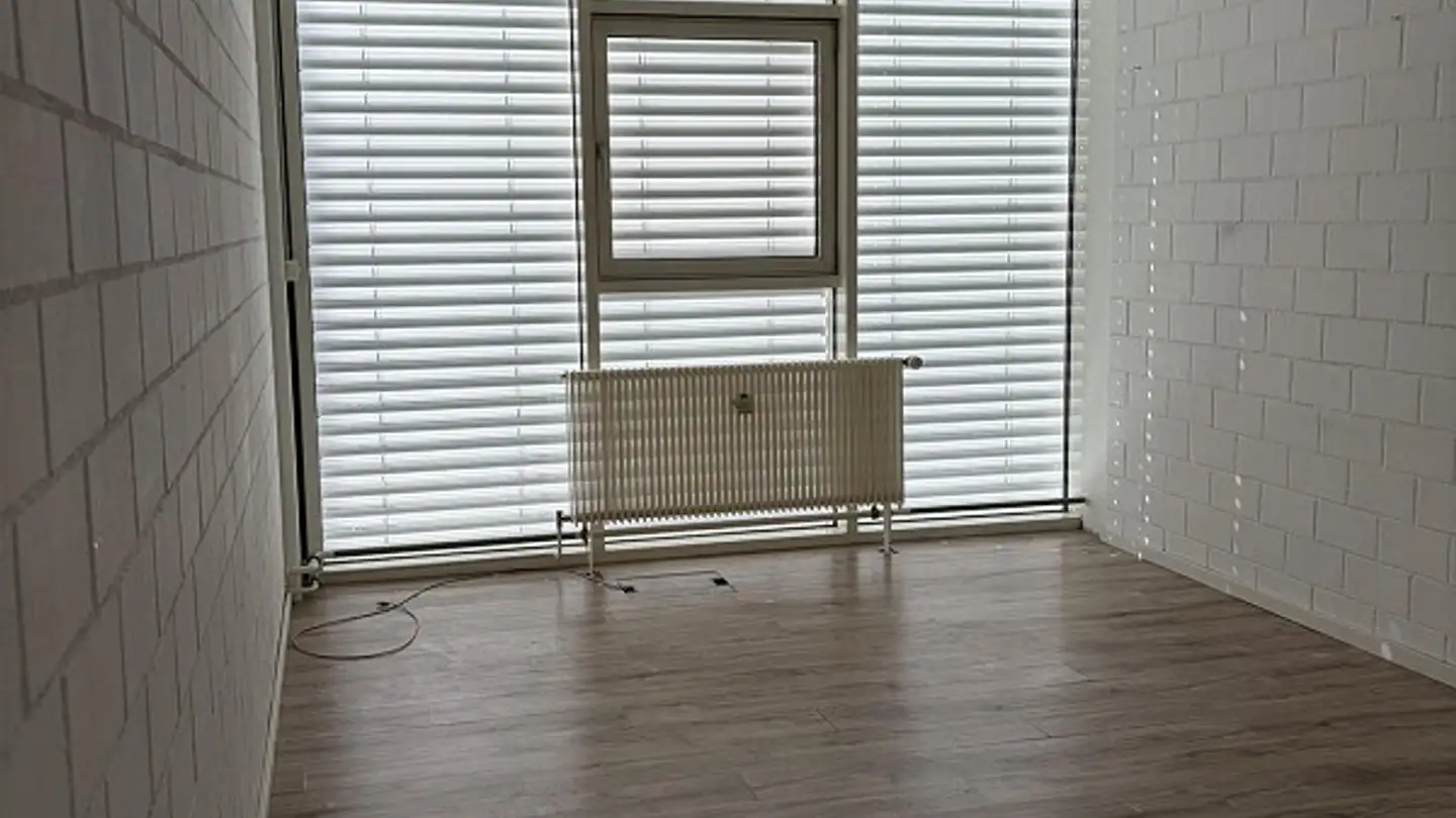 Bureau à louer - Florenz-Strasse 1e, 4142 Münchenstein