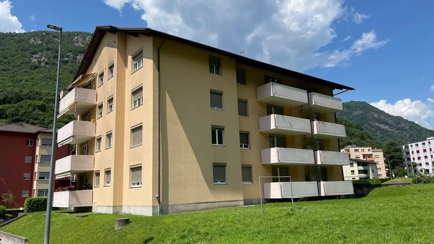 Appartement à louer - Al Triulzi 3, 6535 Roveredo GR