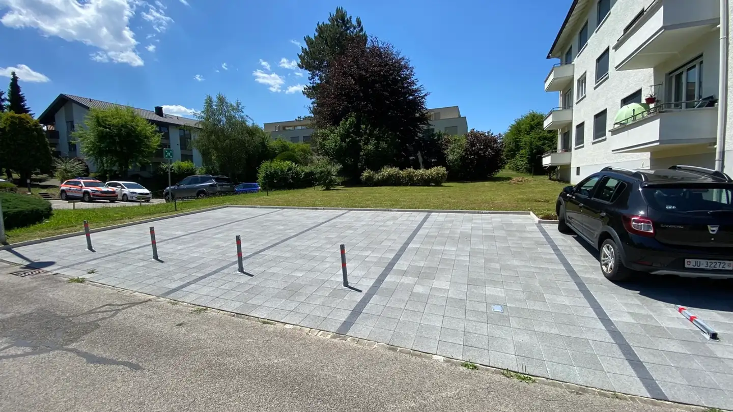 Outdoor parking space for rent - Chemin Des Tarrières 12, 2900 Porrentruy