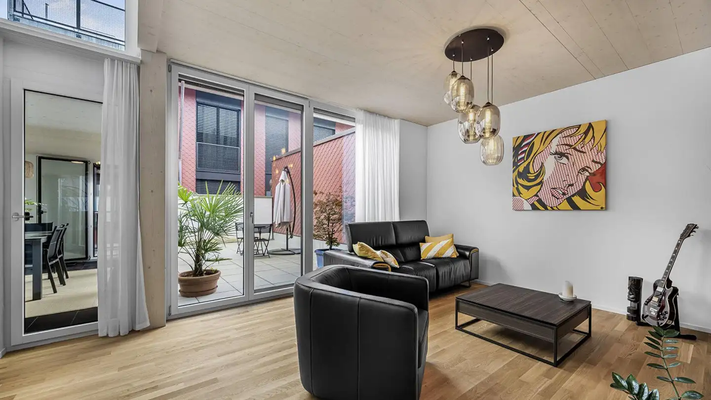 Stepped house for sale - 6026 Rain