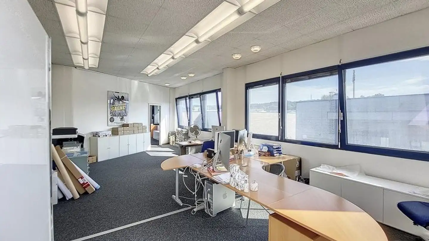 Mixed-use building for rent - Chemin Des Fayards 2, 1032 Romanel-sur-Lausanne