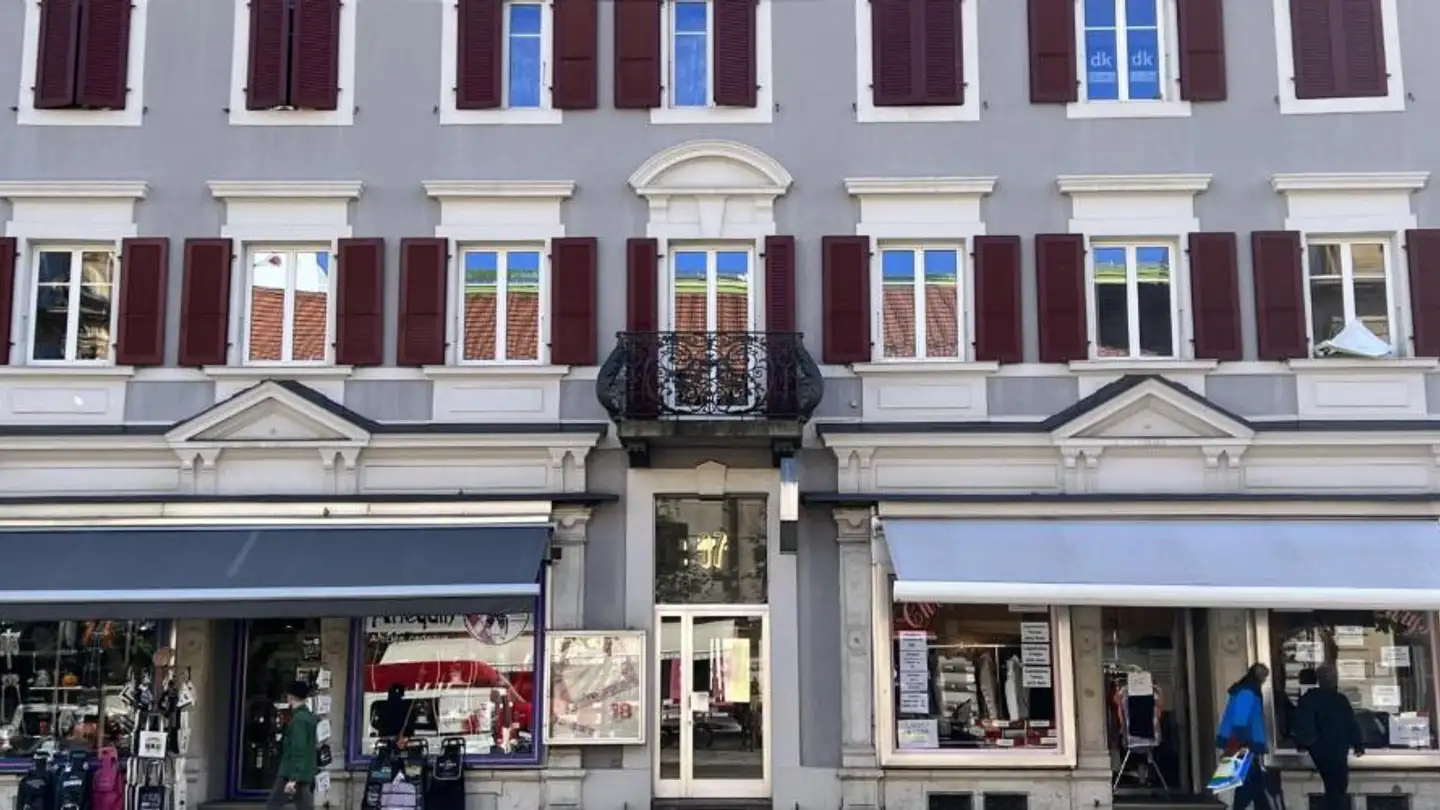 Mixed-use building for rent - 2300 La Chaux-de-Fonds - Photo 4