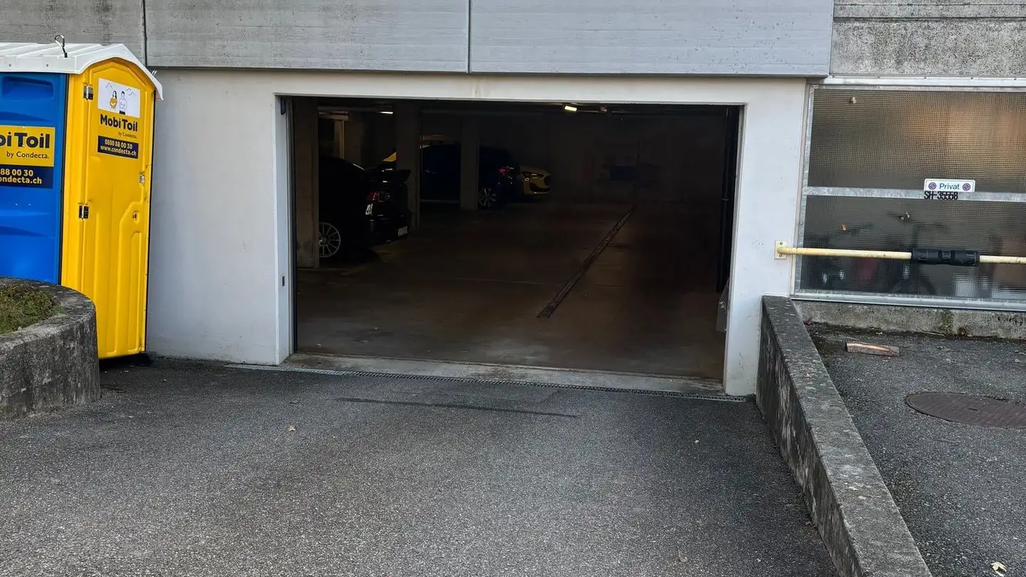 Place de parking souterraine à louer - Dürstlingweg 4, 8203 Schaffhausen