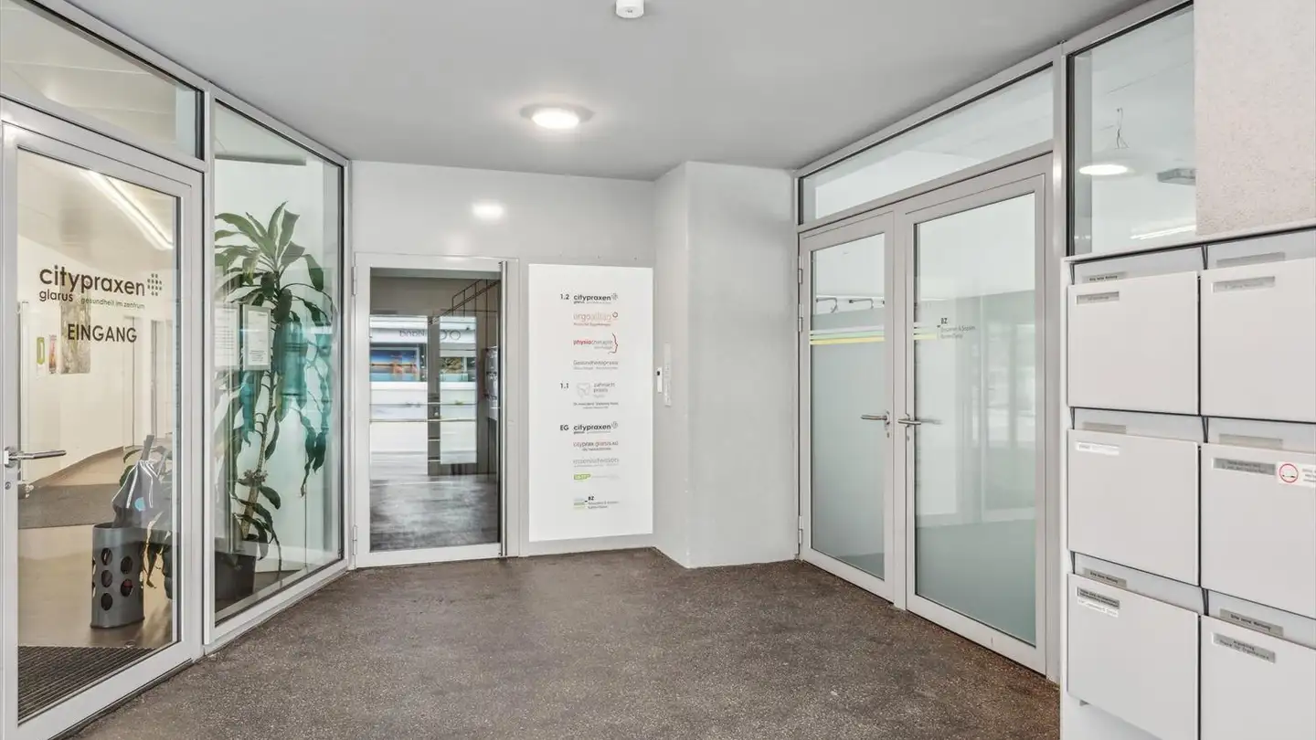 Commercial à louer - Hauptstrasse 48, 8750 Glarus - Photo 2