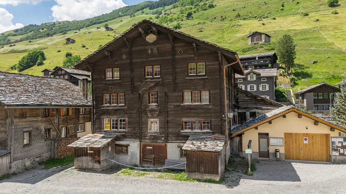 Edificio residenziale in vendita - Platz 135, 7132 Vals