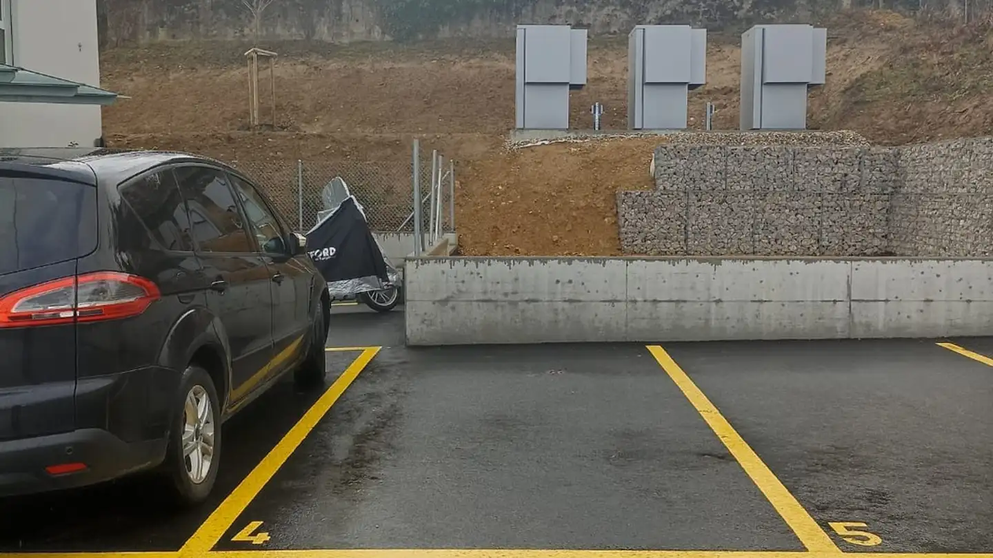 Outdoor parking space for rent - Chemin Des Covets 13, 1350 Orbe