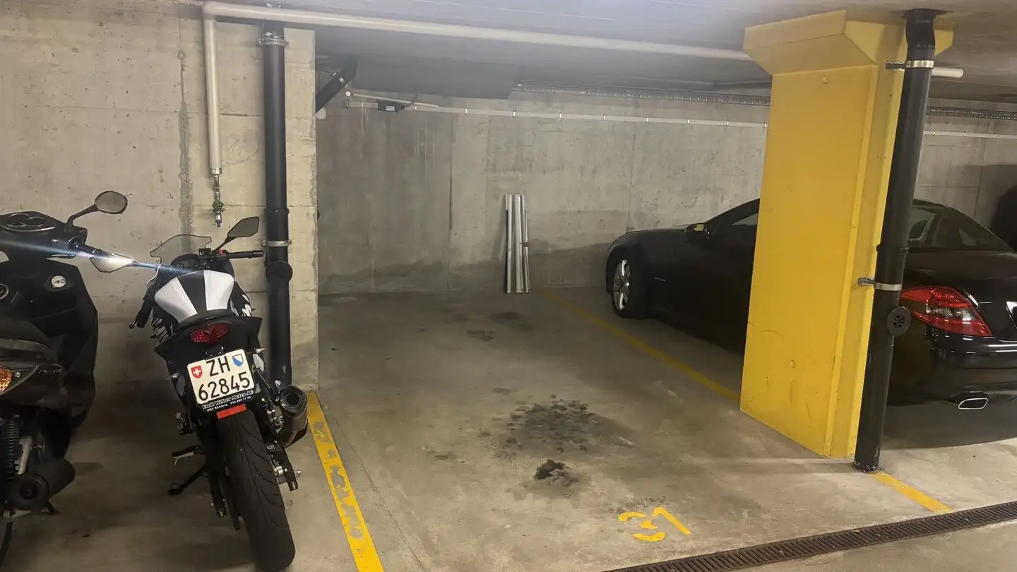Single garage for rent - Sunneraistrasse 10, 8634 Hombrechtikon