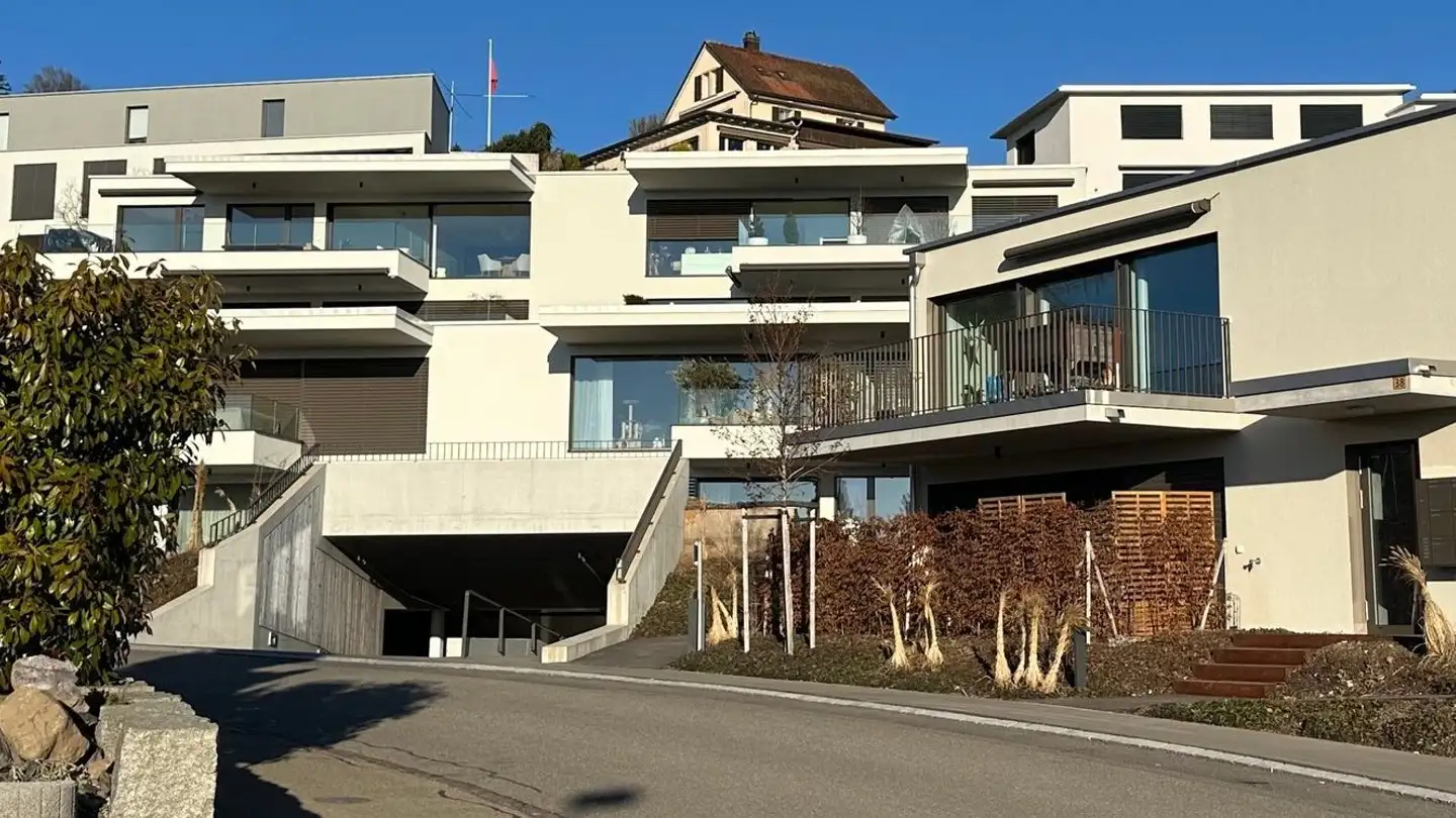 Tiefgaragenstellplatz mieten - Alpenblickstrasse 28, 8340 Hinwil