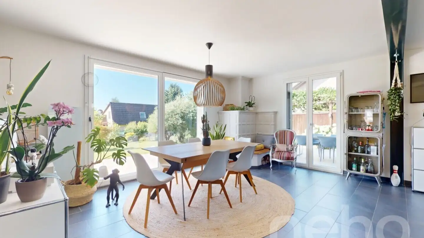 Single house for sale - 1422 Grandson