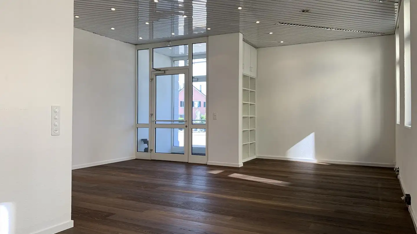 Bureau à louer - Seestrasse 11, 8703 Erlenbach ZH - Photo 2