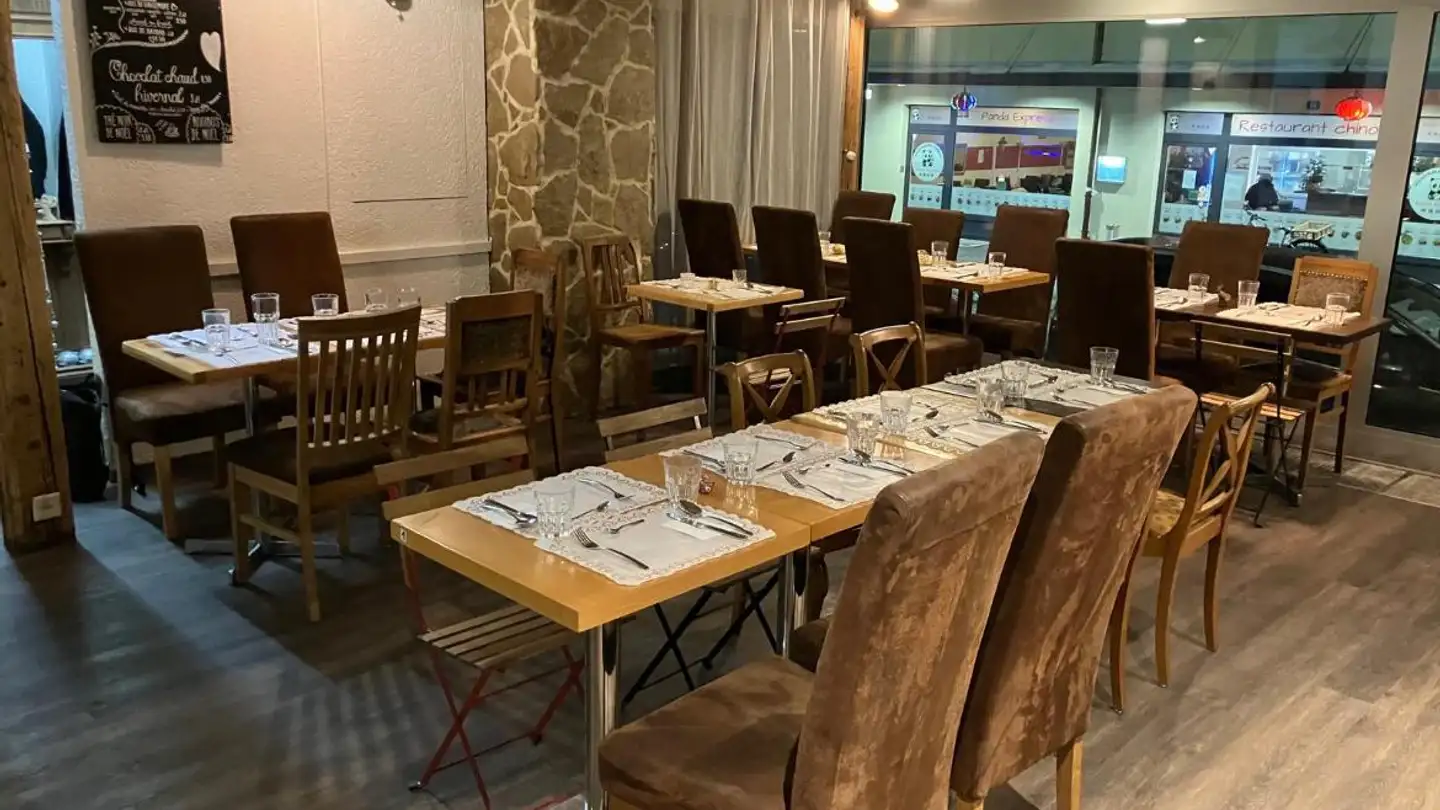 Magasin à louer - Rue Daniel-Jeanrichard 17, 2300 La Chaux-de-Fonds