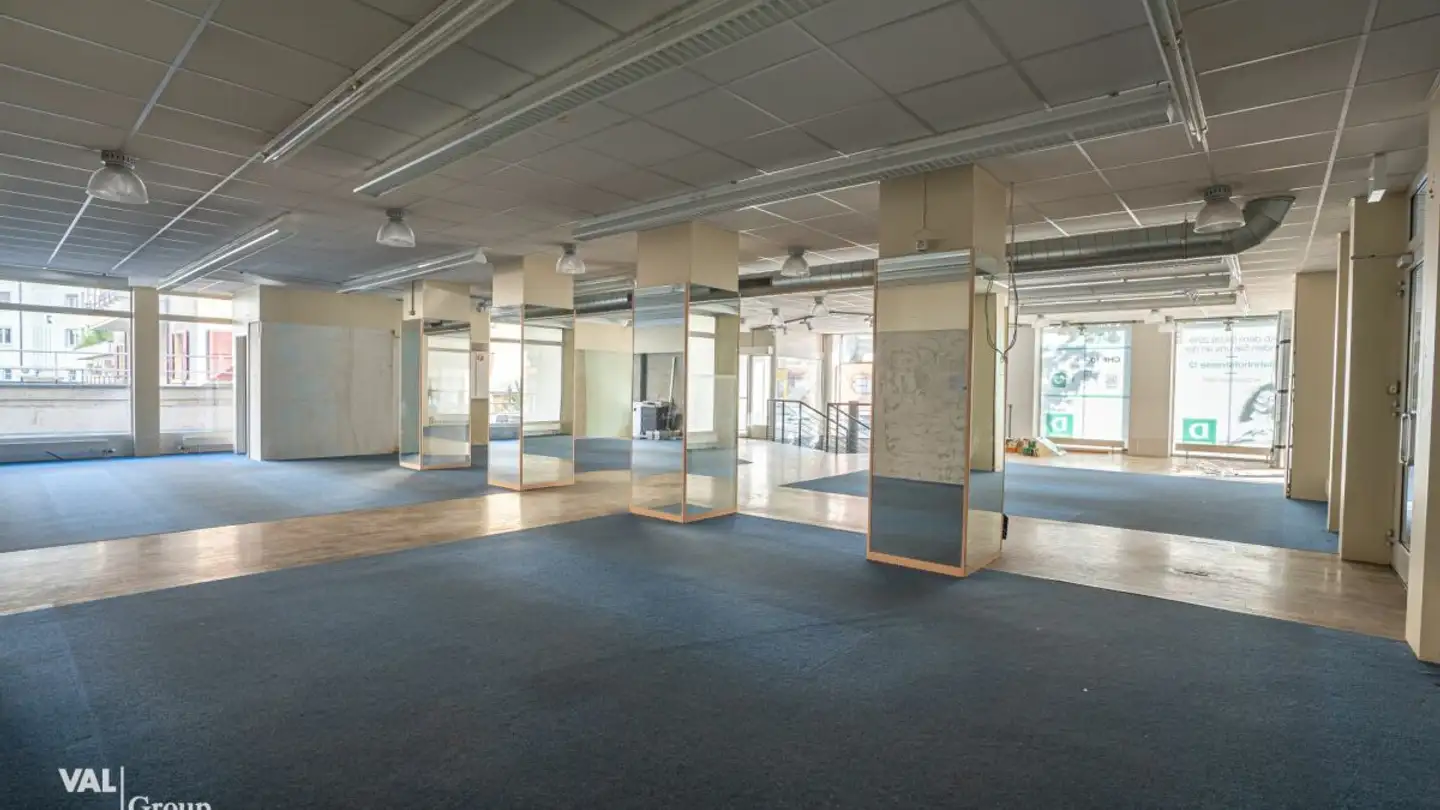 Mixed-use building for rent - 3900 Brig - Photo 4