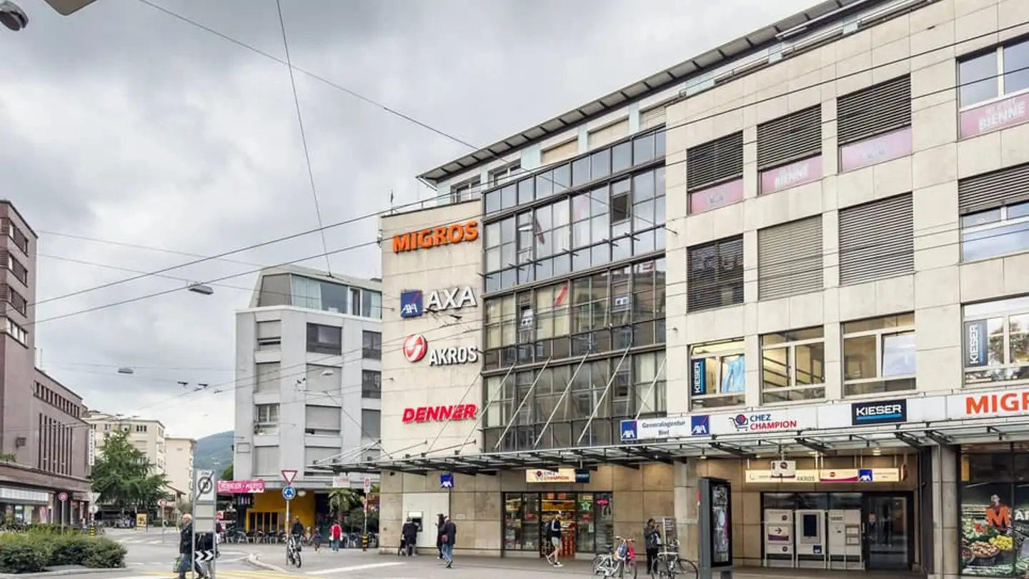 Commercial for rent - Rue De La Gare / Bahnhofstrasse 15, 2502 Biel/Bienne - Photo 2