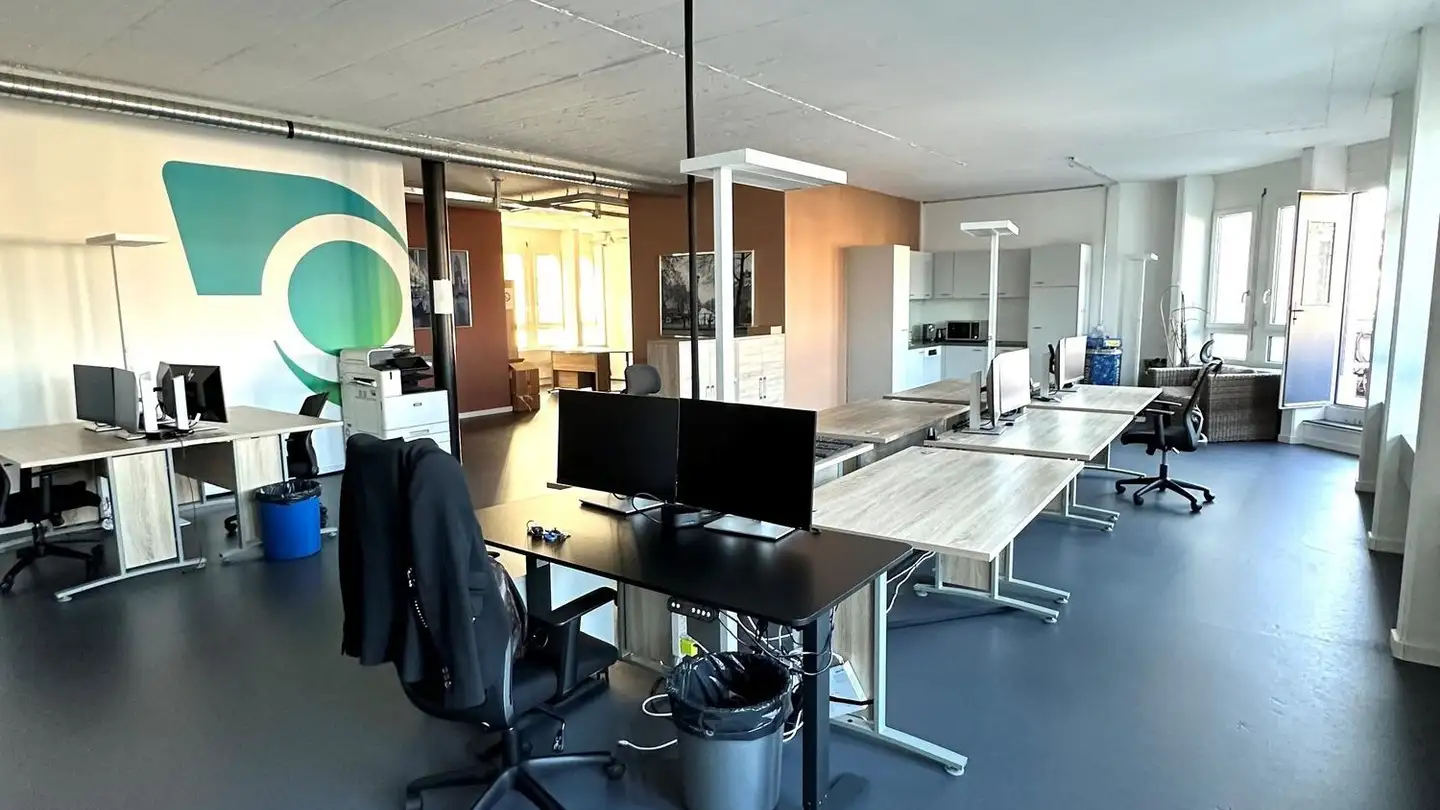 Commercial à louer - Neumattstrasse 24, 8953 Dietikon