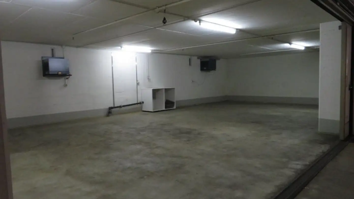 Underground parking space for rent - Bienenstrasse 5, 8004 Zürich - Photo 2