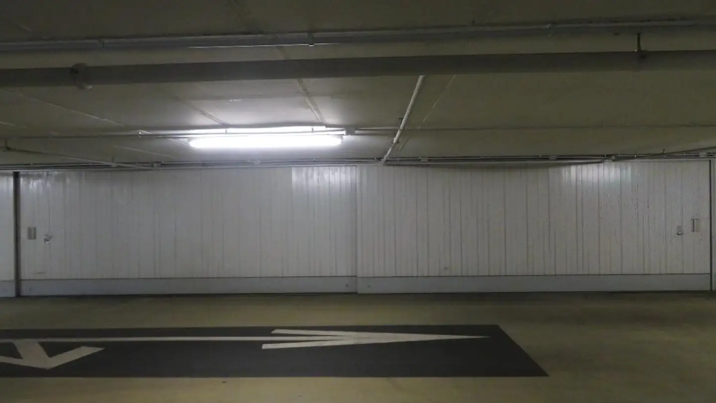 Underground parking space for rent - Bienenstrasse 5, 8004 Zürich - Photo 3