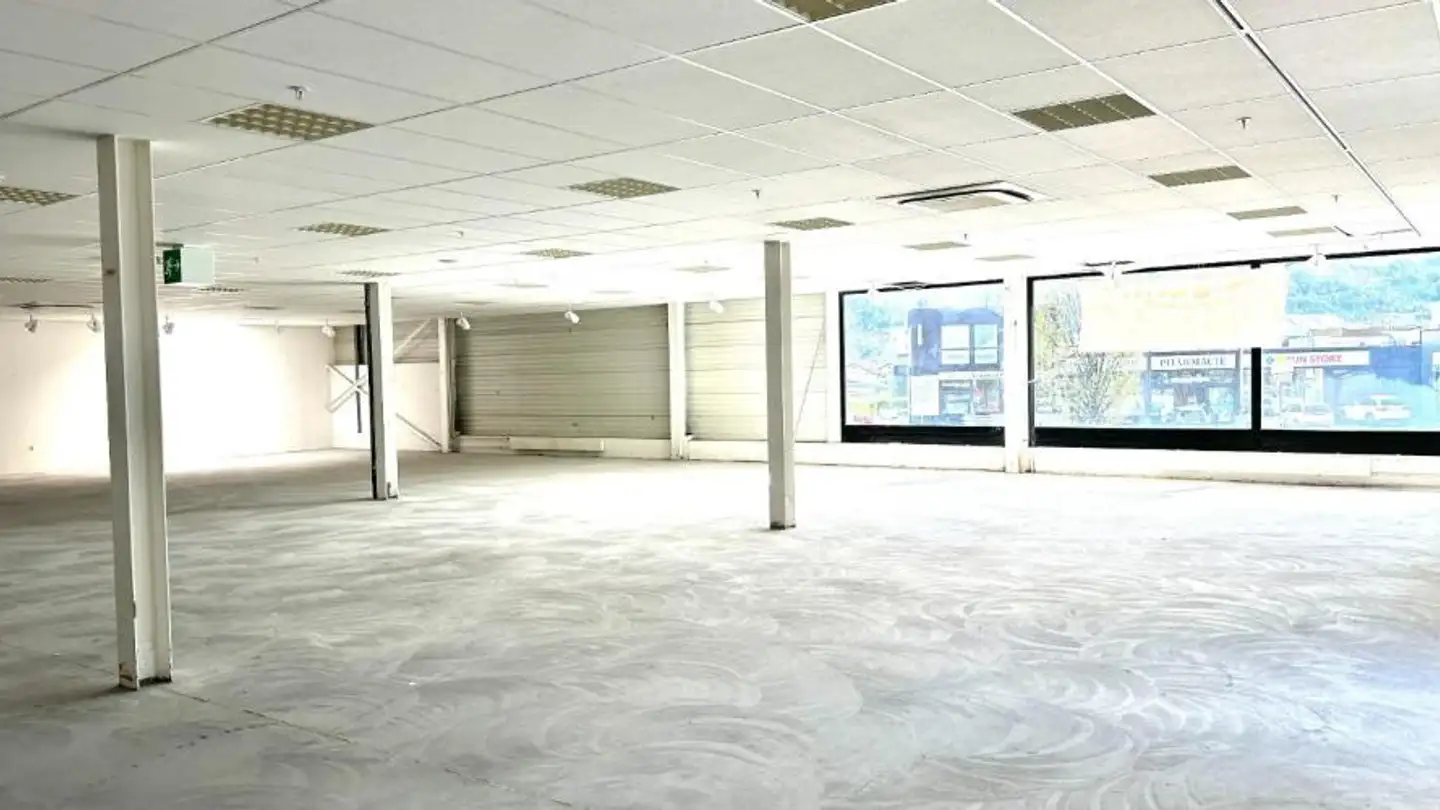 Mixed-use building for rent - Route Cantonale 9, 1964 Conthey