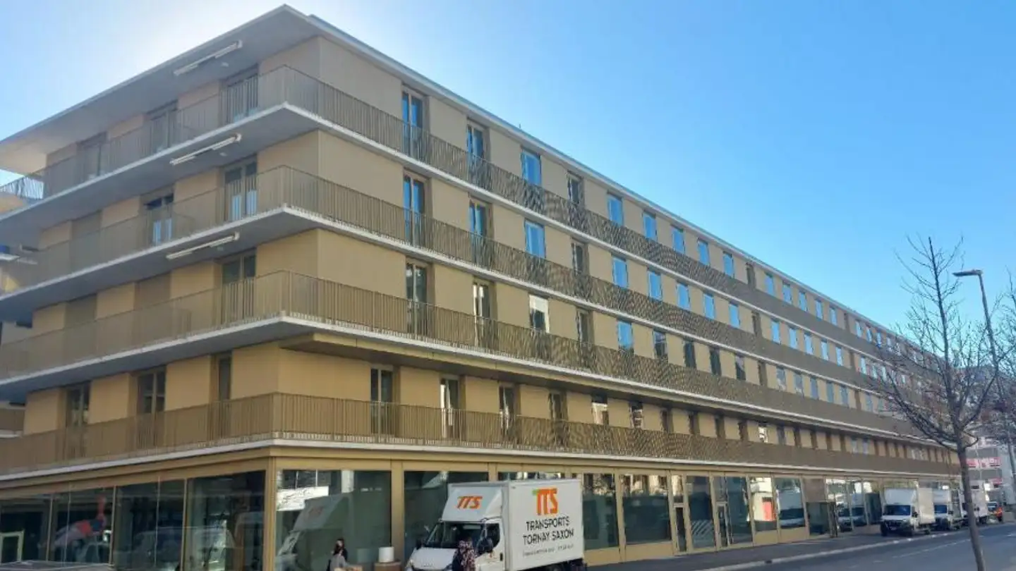 Mixed-use building for rent - Cour De La Gare, 1950 Sion