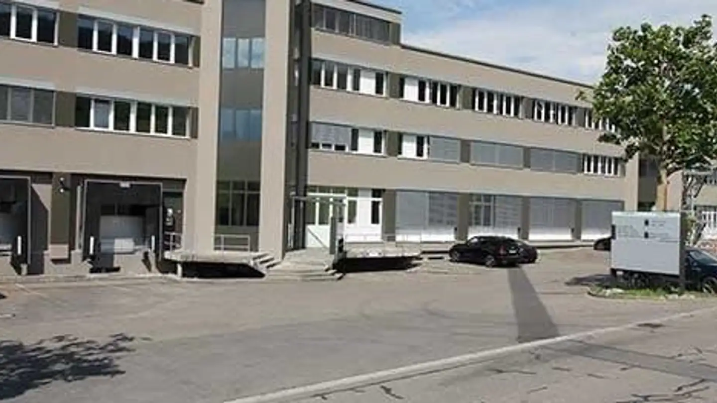 Office space for rent - Tiergartenstrasse 1, 8852 Altendorf