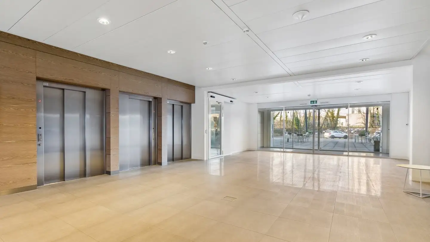 Office space for rent - 1262 Eysins - Photo 3