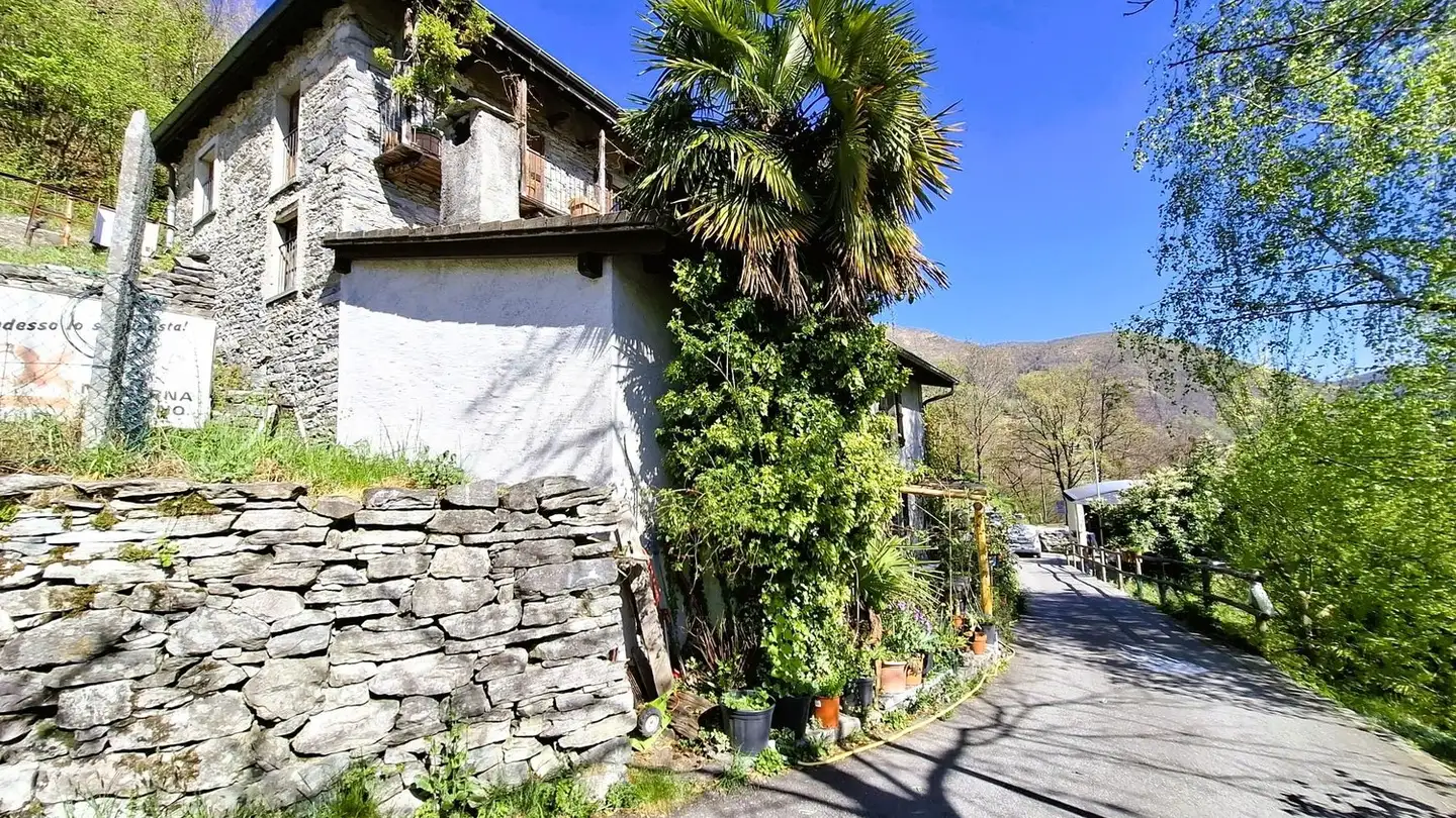 Atelier à vendre - 6661 Auressio