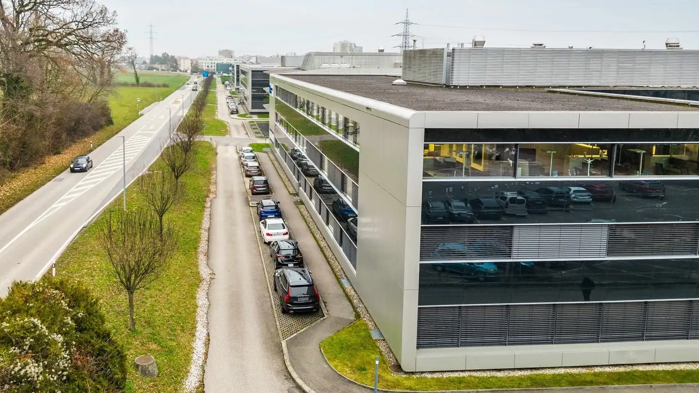 Office space for rent - 1262 Eysins - Photo 2