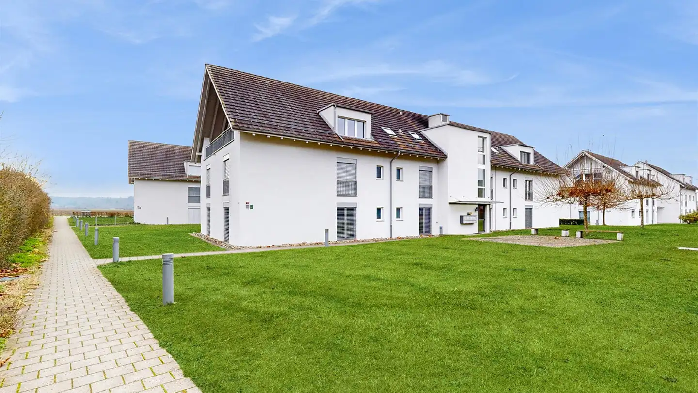Tiefgaragenstellplatz mieten - Rietweg 29, 8477 Oberstammheim