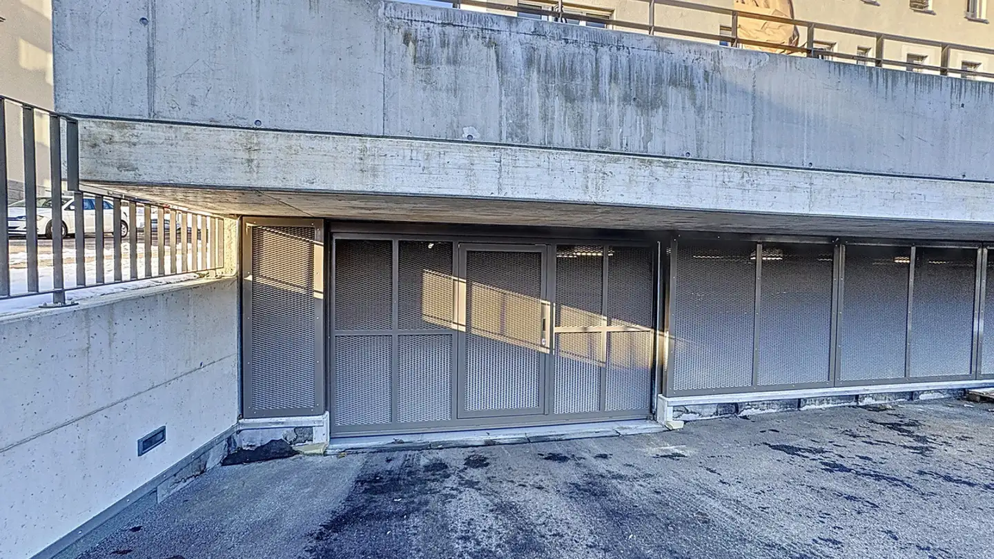 Indoor parking space for rent - Rue Du Progrès 137, 2300 La Chaux-de-Fonds - Photo 2