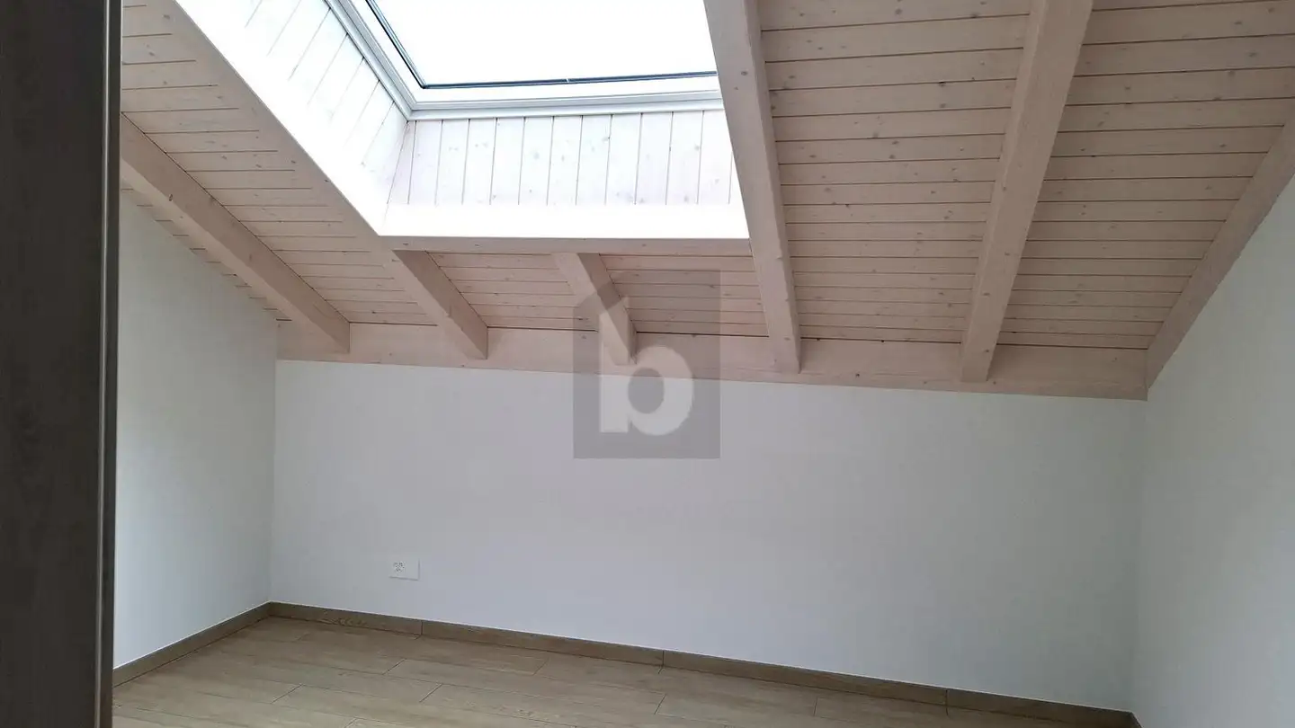 Attique à louer - 2830 Courrendlin - Photo 4