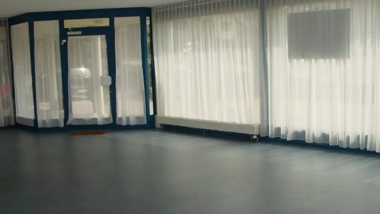 Spazio ufficio in affitto - Hauptstrasse 21, 1713 St. Antoni - Photo 2