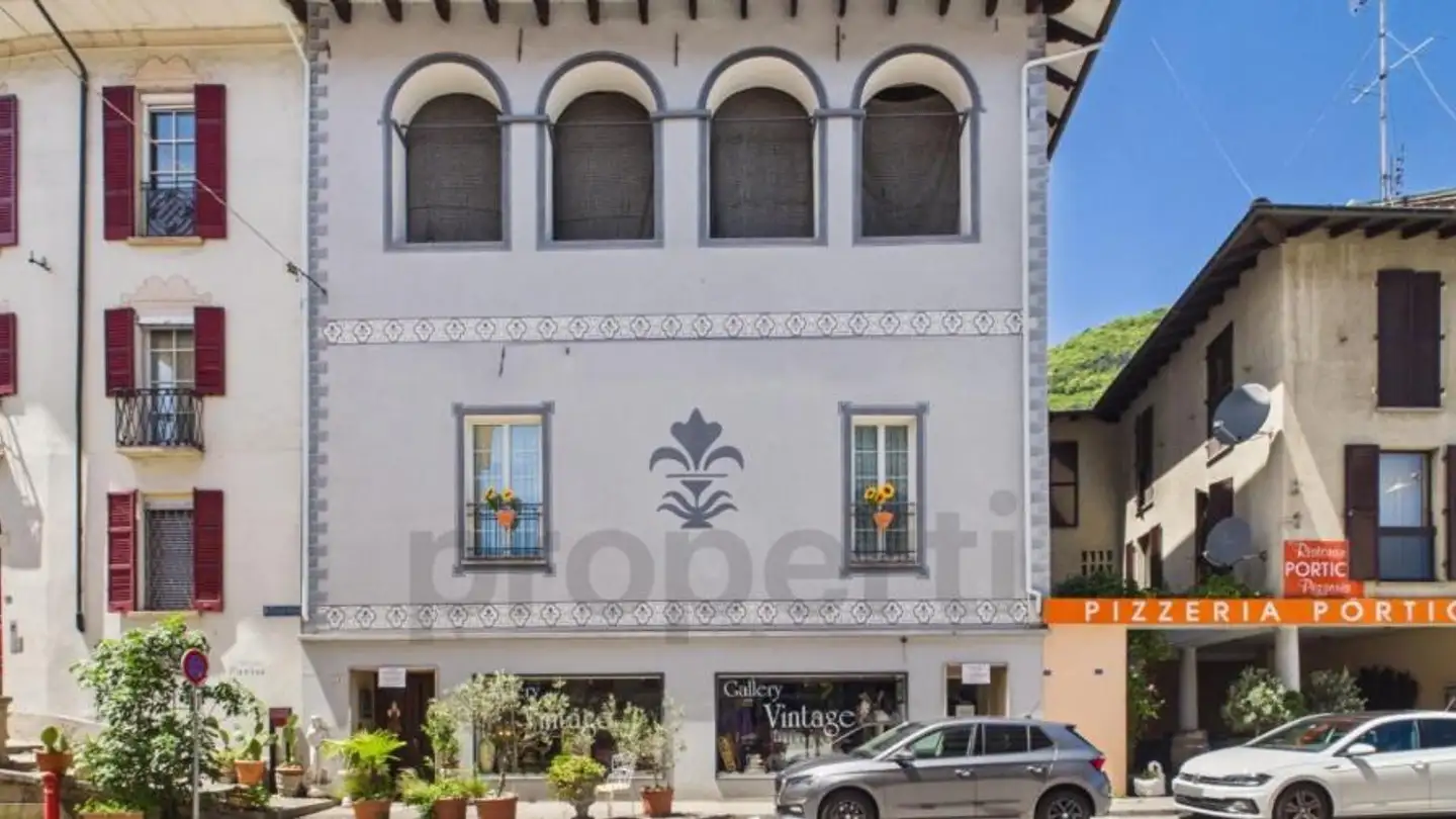 Residential building for sale - 6614 Brissago