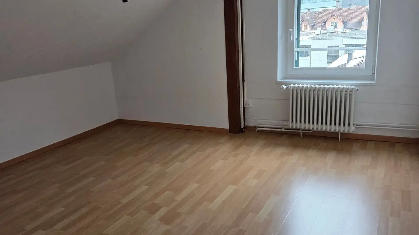 Attic flat for rent - Bremgarterstrasse 5, 5610 Wohlen AG - Photo 2