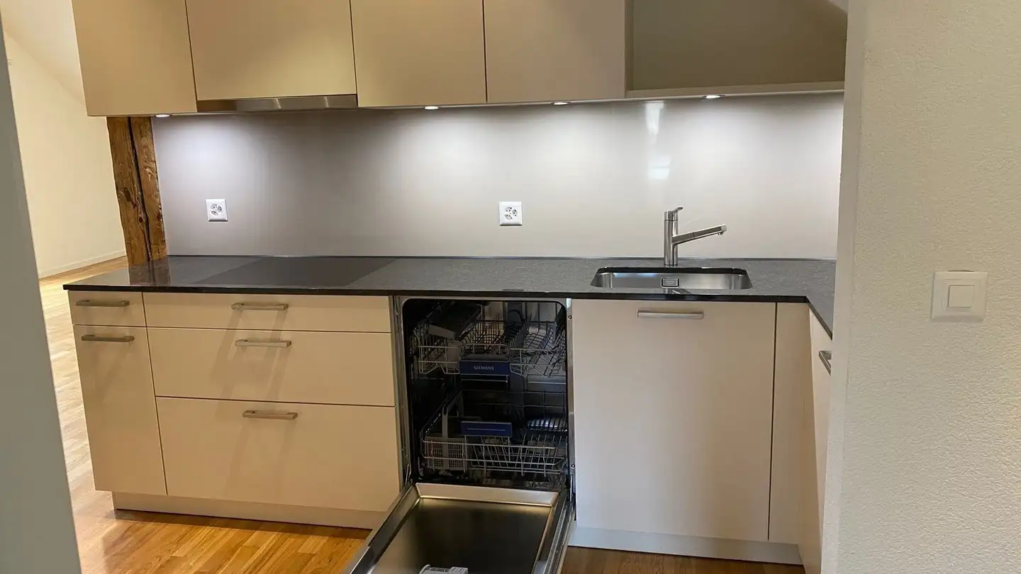 Attic flat for rent - Rugenaustrasse 8, 3800 Interlaken - Photo 4